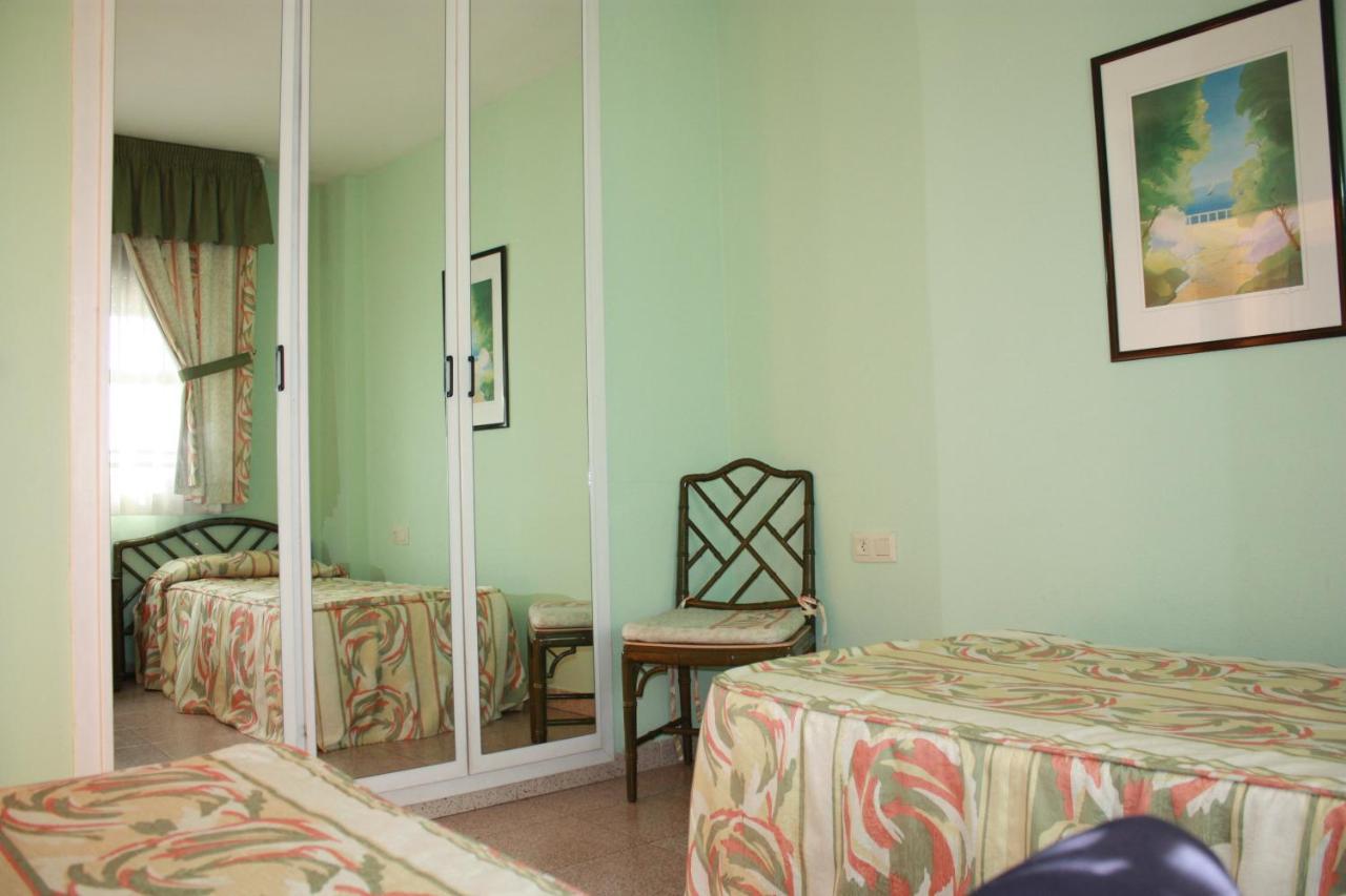 Apartamentos Aventura Салоу Экстерьер фото