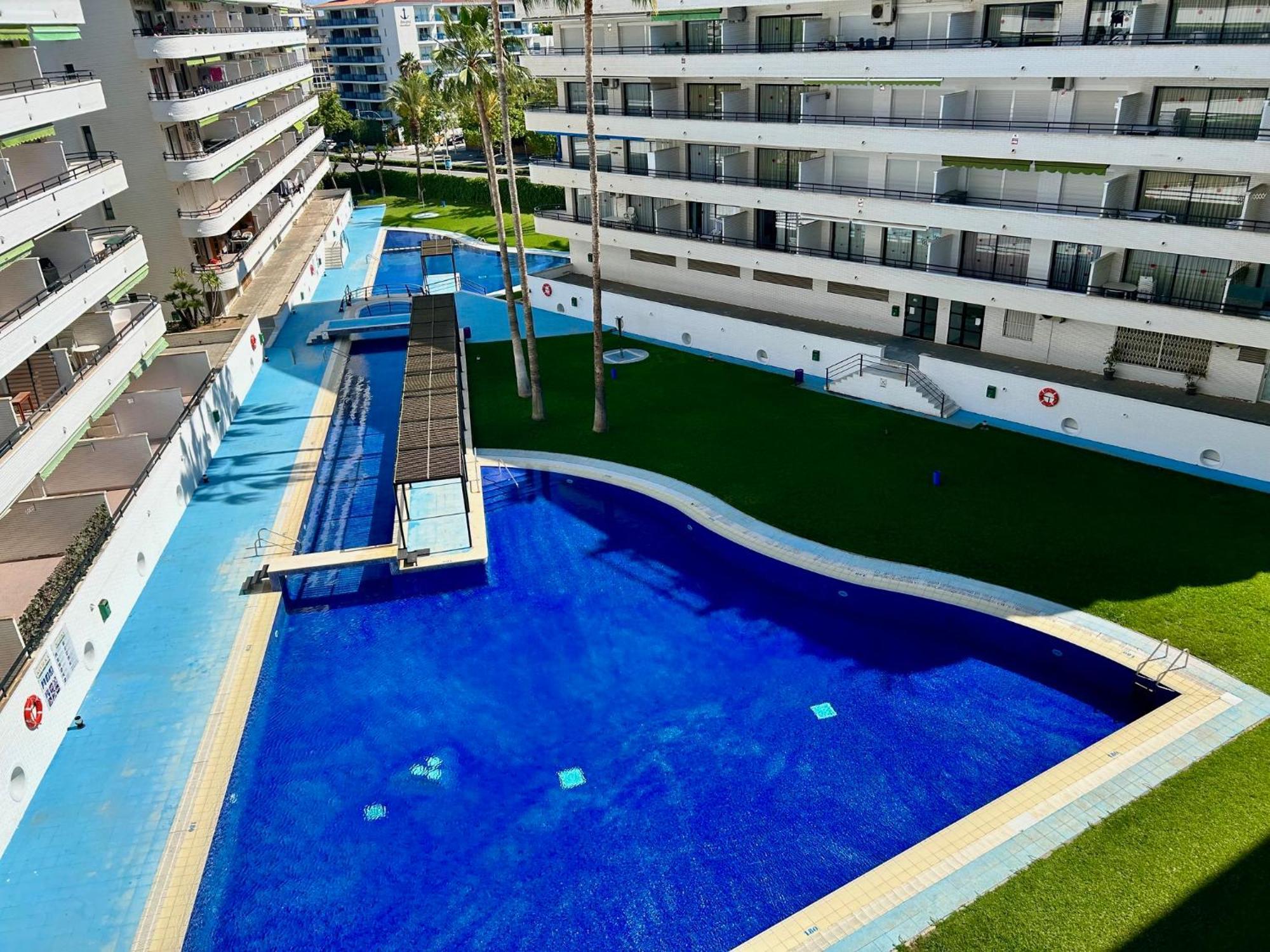 Apartamentos Aventura Салоу Экстерьер фото
